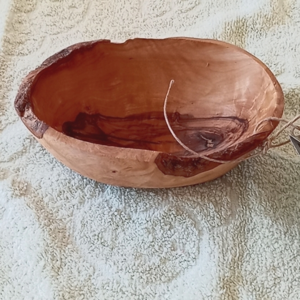Italian Arte Legno handcrafted Olive Wood Bowl - Picture 4 of 7